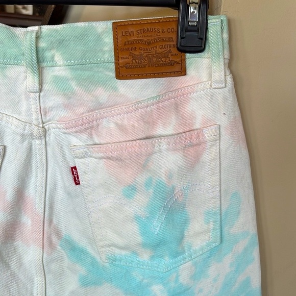 Levi's Premium High-Rise Deconstructed Jean Skirt White Pastel Tie Dye Denim - Picture 10 of 16
